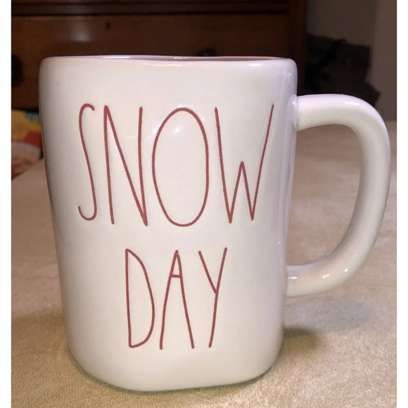 Rae Dunn Iridescent,"SNOW DAY" Ceramic Mug White with Black Letters 20 Ounce NWT - Picture 1 of 4